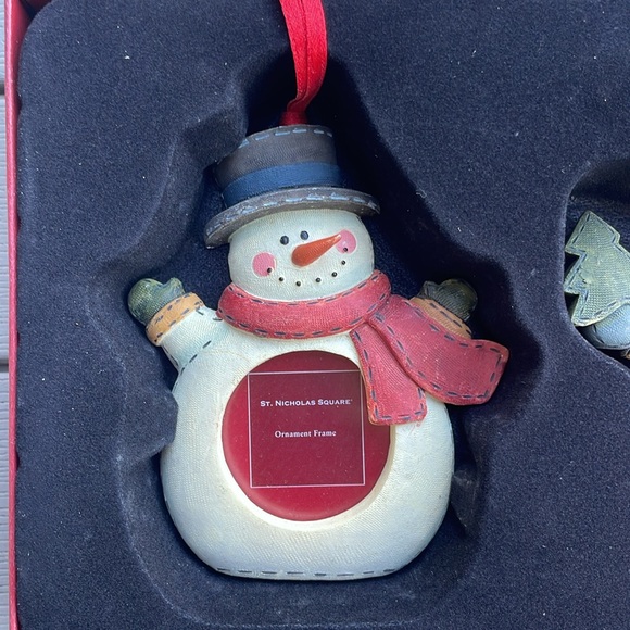 Christmas ornament frame tower. Snowman. Santa. Reindeer with red hanging string - Picture 2 of 10